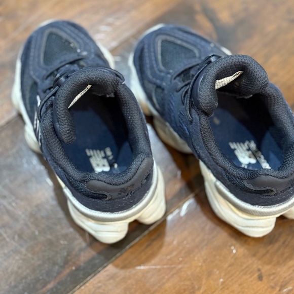 Toddler size 7 new balance 9060’s looking for a new home! - Picture 5 of 6